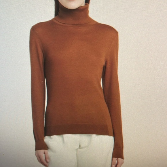Authentic Loro Piana Neo Piuma Turtleneck size 36 - Picture 10 of 10